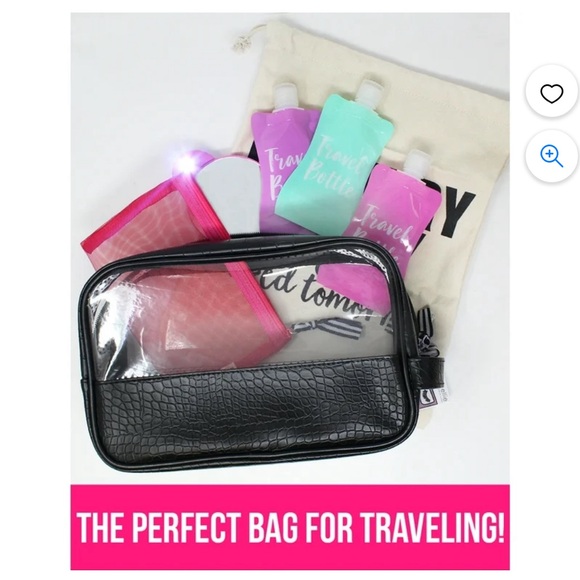 Large travel bag
Laundry bag
Mesh bag
3 travel bottles
Suction cup mirror - Picture 2 of 5
